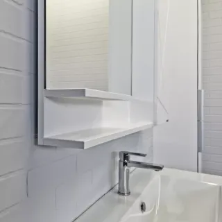 Зеркало-шкаф Comforty Мерано-90 белый матовый